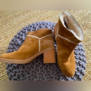 Ugg tan pull on boots. Beautiful! Never worn- like new! Size 8.5.  2” heal.